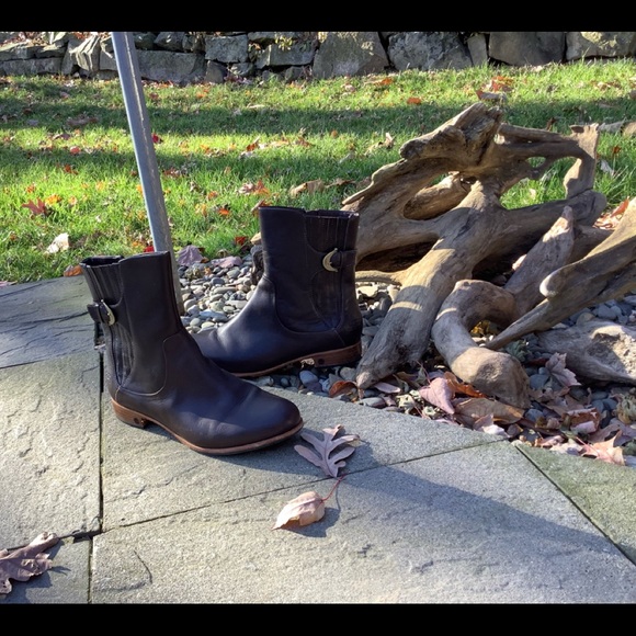 UGG Expresso Leather Finnegan W 10. Great Condition - Picture 11 of 12